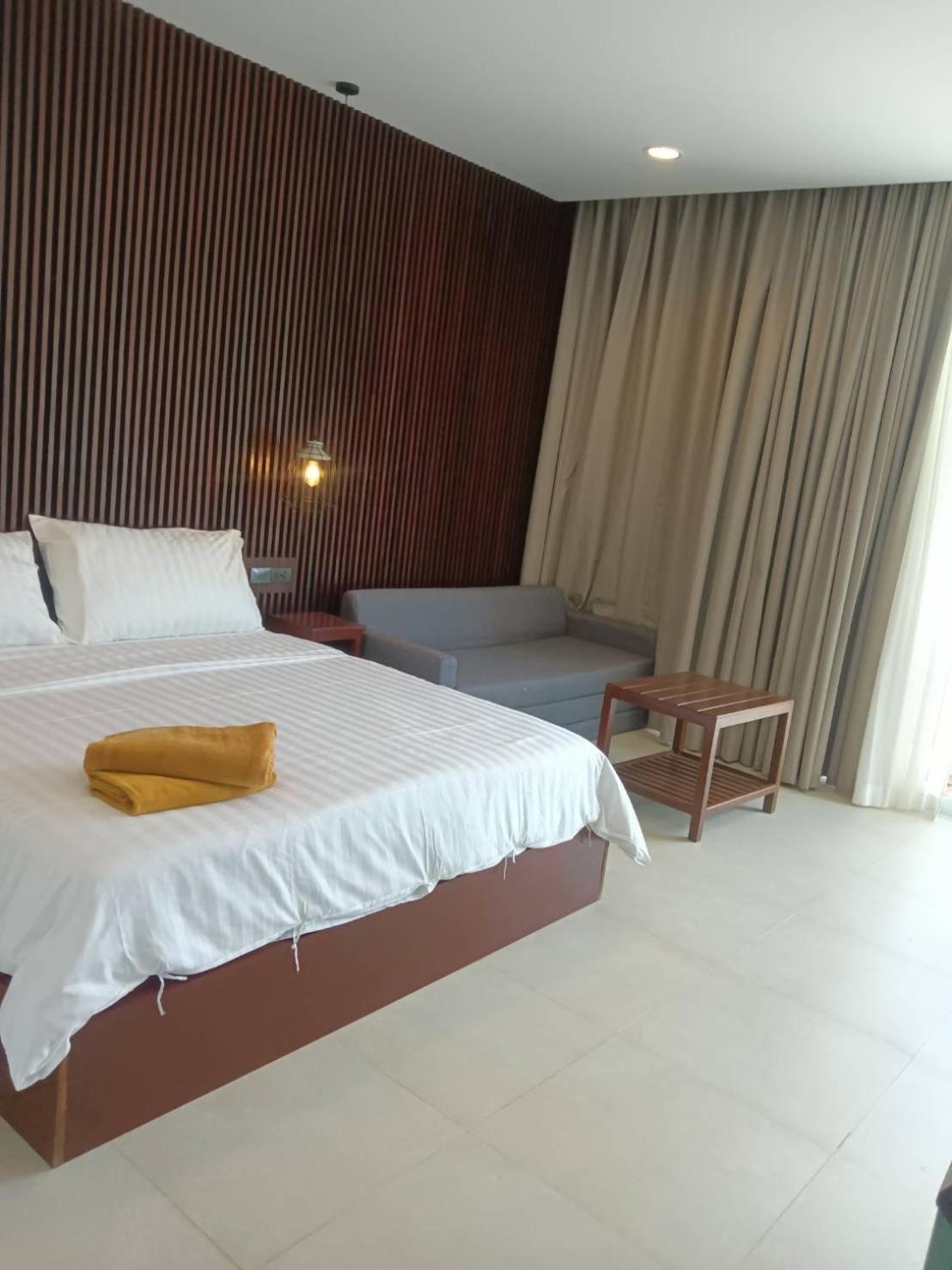Beach House By Rose Massage Nai Thon Beach Buitenkant foto