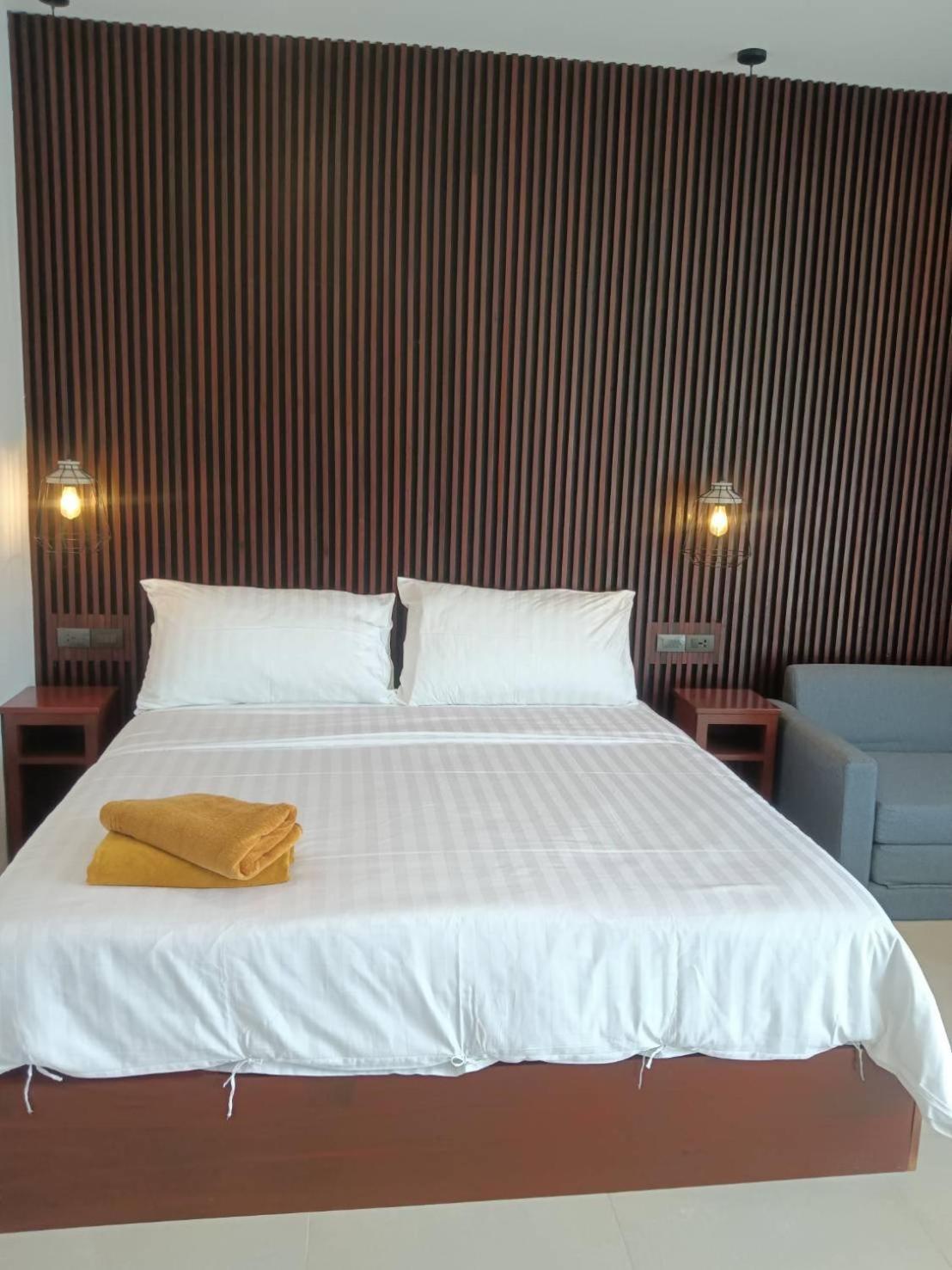 Beach House By Rose Massage Nai Thon Beach Buitenkant foto